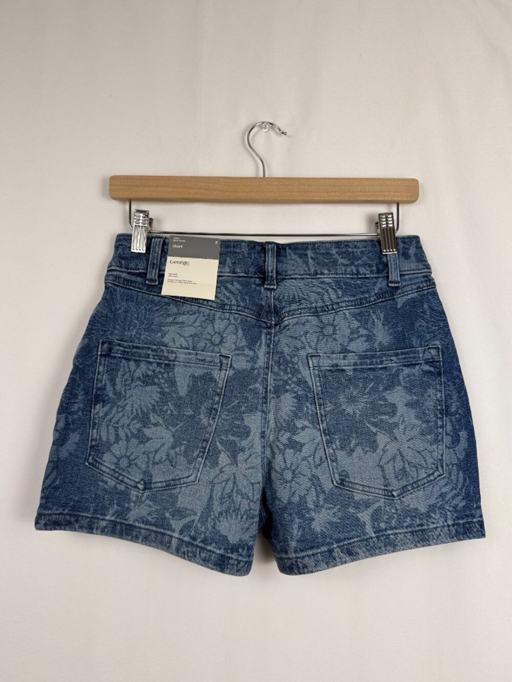 🔥4 for $20🔥 George Womens Floral Printed Denim Shorts 2 6 12 16 - Picture 3 of 6